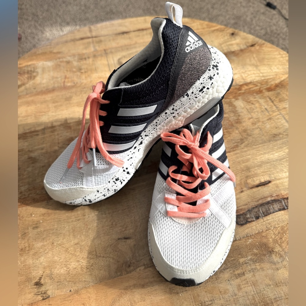 NWOT Women’s Adidas Adizero Tempo shoes size 8.5